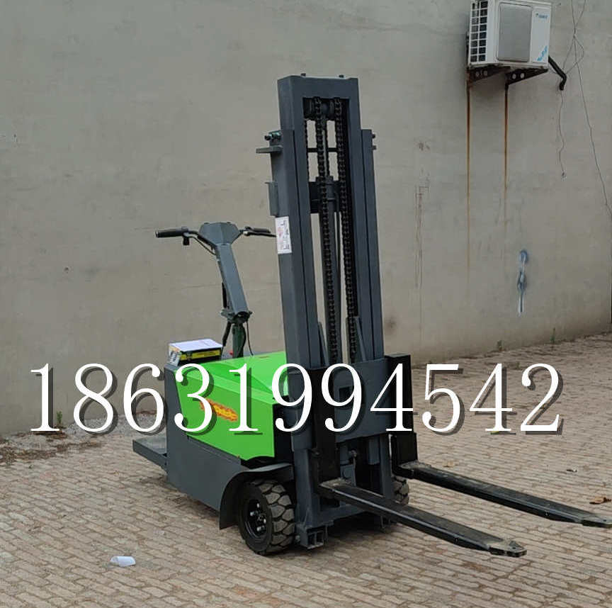灯塔市优程全电动叉车插腿式堆高车液压装卸车1.5吨升高小型站驾式铲车